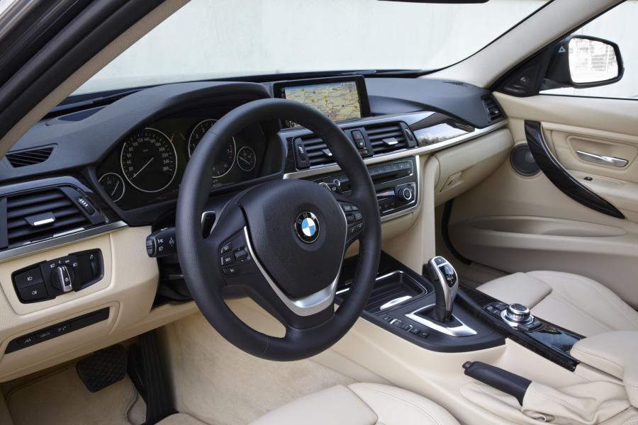  BMW 328i Touring Luxury 2012 года  (фото 27 из 200)